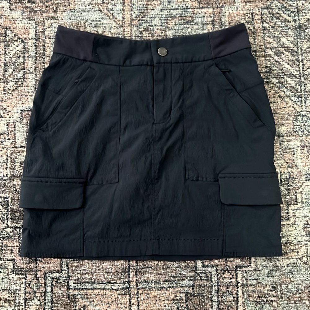 Athleta Trekkie Skort 2.0 Charcoal Gray Size 2 Cargo Pockets